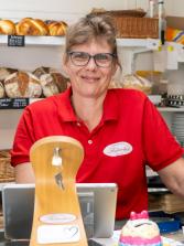 Claudia, Aushilfe Laden & Café